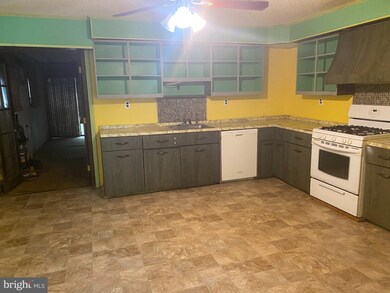 1227 Fitzwatertown Rd, Abington, PA 19001 - photo 5