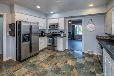 1713 D St, Lynden, WA 98264 - photo 4