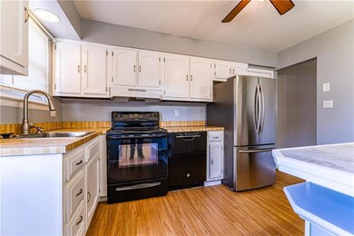 1208 Tee Ct, Allentown, PA 18106 - photo 2