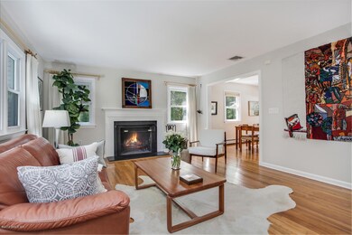 27 Griffith Rd Riverside CT-large-005-01