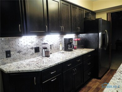 4268 Rose Point Ct, Toledo, OH 43611 - photo 4