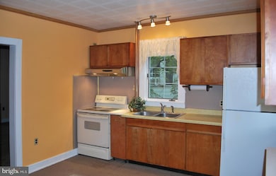 1208 Stirling St, Coatesville, PA 19320 - photo 4