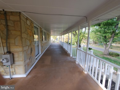 8008 Mclean St, Manassas, VA 20111 - photo 3