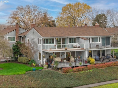 615 N Tomahawk Island Dr unit 615, Portland, OR 97217 - photo 3