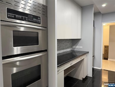 Horizon House unit 311, Fort Lee, NJ 07024 - photo 6