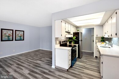 2239 Castle Rock Square unit 12C, Reston, VA 20191 - photo 5