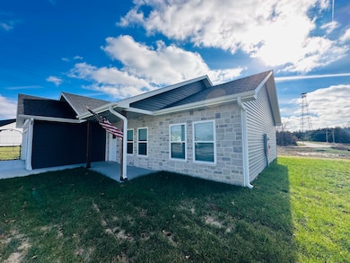 726 Vine Dr, Holts Summit, MO 65043 - photo 2