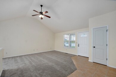 612 E Daniels St-5