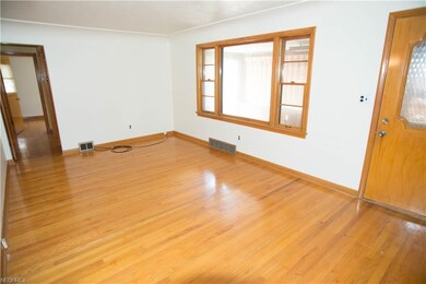 560 Idora Ln, Struthers, OH 44471 - photo 2