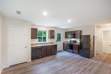 2325 Jodi Ln, Gainesville, TX 76240 - photo 4