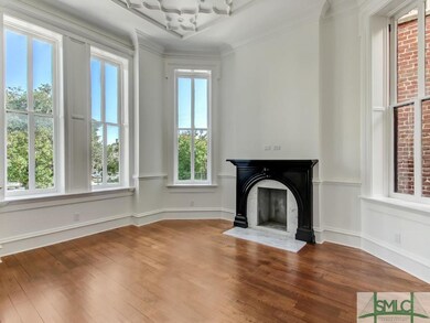 219 E Charlton St, Savannah, GA 31401 - photo 3
