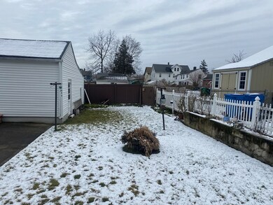 38 Clark St, Holyoke, MA 01040 - photo 7