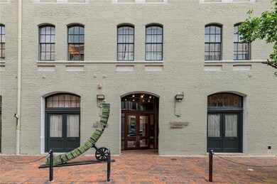 The Henderson unit 212, New Orleans, LA 70130 - photo 2