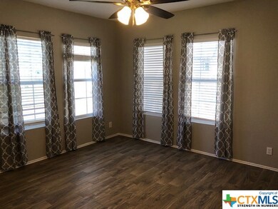 630 E Pine St, Seguin, TX 78155 - photo 5