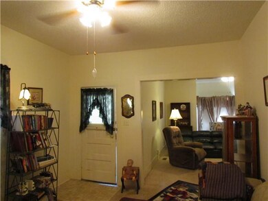 412 E Warner Ave, Guthrie, OK 73044 - photo 3