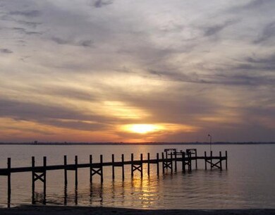 Waterfront/Dock/Pier.