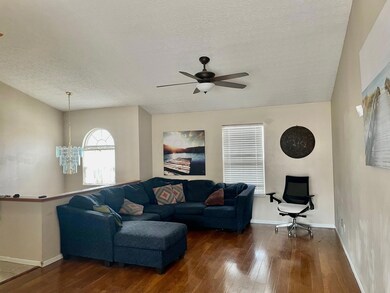 2207 Golden Leaf Ln, Columbus, OH 43223 - photo 2