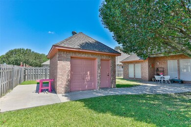 909 Mesquite St, Gainesville, TX 76240 - photo 3