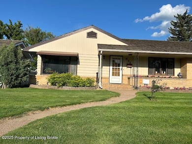 832 3rd Ave W, Dickinson, ND 58601 - photo 2