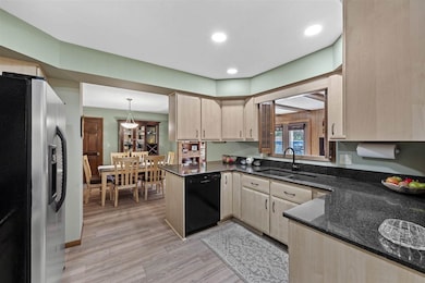 556 Mahaska Ct, Iowa City, IA 52246 - photo 7