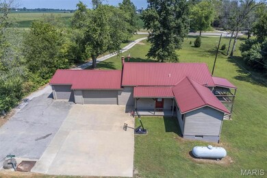 1606 Rustic Ln, Saint Jacob, IL 62281 - photo 4