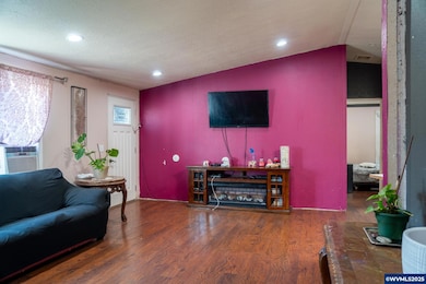 300 S Everest Rd, Newberg, OR 97132 - photo 6