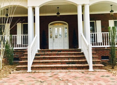 221 Yale Cir, Jacksonville, NC 28546 - photo 2