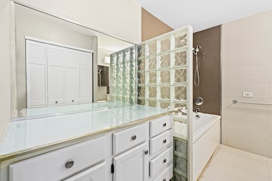 LaSalle Terrace unit 907, Chicago, IL 60610 - photo 7