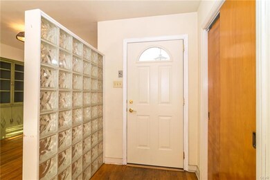 727 N 22nd St, Allentown, PA 18104 - photo 4