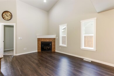 2-web-or-mls-2033 NW Joshua Tree Court-2