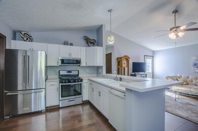 2362 Dunsworth dr-KITNo Glow