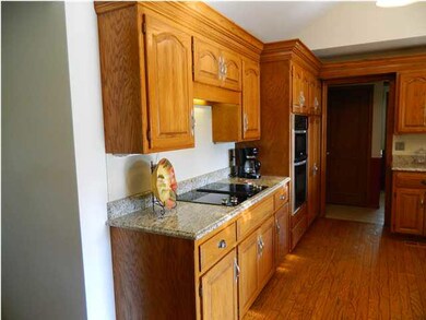 Lots of Kitchen storage