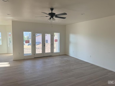 17901 Hambletonian Dr, Stallion Springs, CA 93561 - photo 5