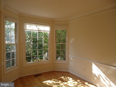 2225 Journet Dr, Dunn Loring, VA 22027 - photo 5