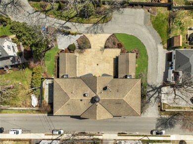 8 Annandale Rd unit 2, Newport, RI 02840 - photo 2