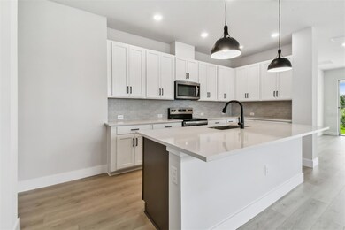 31172 Pendleton Landing Cir, Wesley Chapel, FL 33545 - photo 6