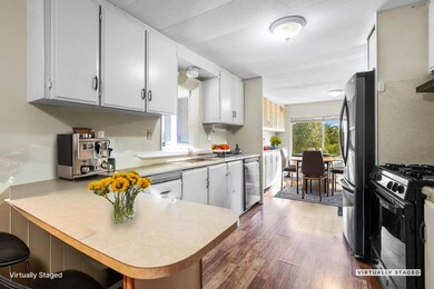 11-web-or-mls-8Q0A7099 - Kitchen - Moder
