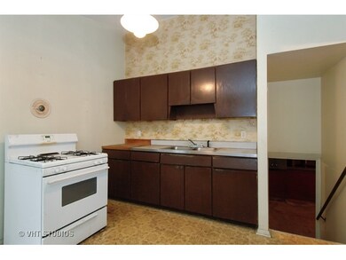 444 Tulsa Ave, Carpentersville, IL 60110 - photo 3