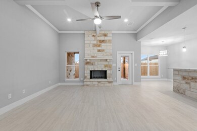 112 Parlin Ln, Fredericksburg, TX 78624 - photo 4