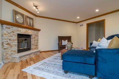 744 Cledel St, Oregon, WI 53575 - photo 4