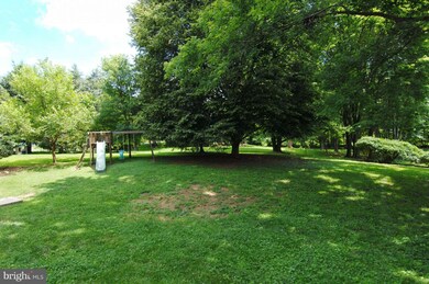 1109 Riva Ridge Dr, Great Falls, VA 22066 - photo 4