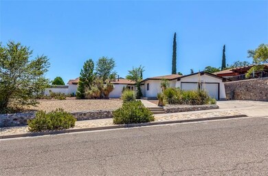 10704 Vista Lomas Dr, El Paso, TX 79935 - photo 3