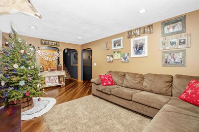6-LivingRoom