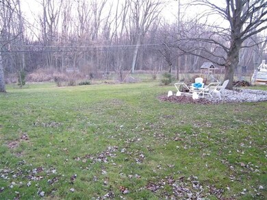 650 Flanders St, Chelsea, MI 48118 - photo 2