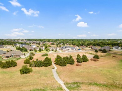 1300 Estate Dr, Ennis, TX 75119 - photo 2