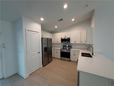 726 18th Place SW, Vero Beach, FL 32962 - photo 5