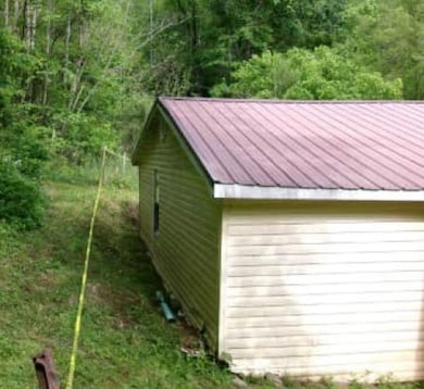 711 Frog Pond Rd, Inez, KY 41224 - photo 2