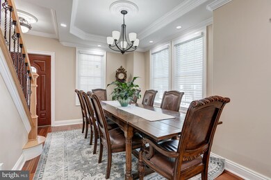 2916 Edgecombe Cir N, Baltimore, MD 21215 - photo 6