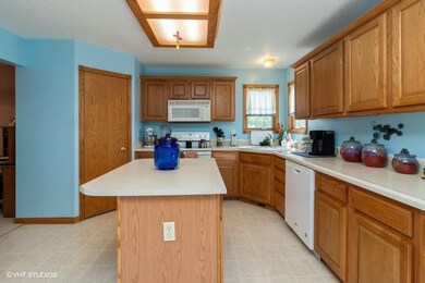 305 Marshall Ct, Runnells, IA 50237 - photo 3