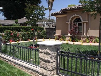 Gorgeous landscaping 